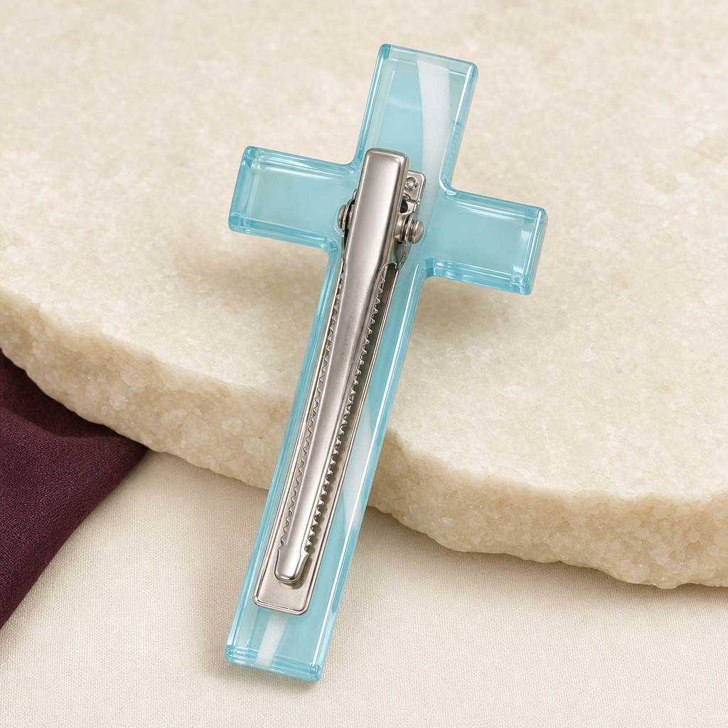 Reverse view of CosNova cross hair clip with silver alligator spring teeth and mounting
